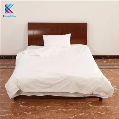 Duvet khách sạn màu trắng